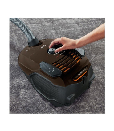 جاروبرقی آاگ 700 وات AEG Vacuum Cleaner VX-6-1-CB-T